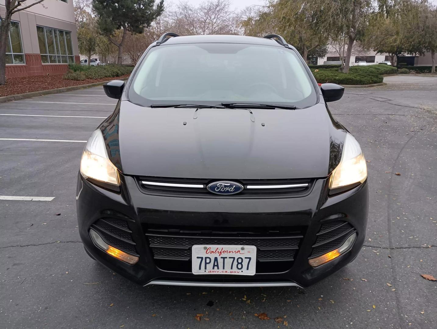 2015 Ford Escape SE photo 2