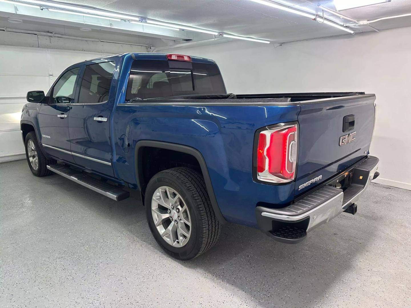 2018 GMC Sierra 1500 SLT photo 3