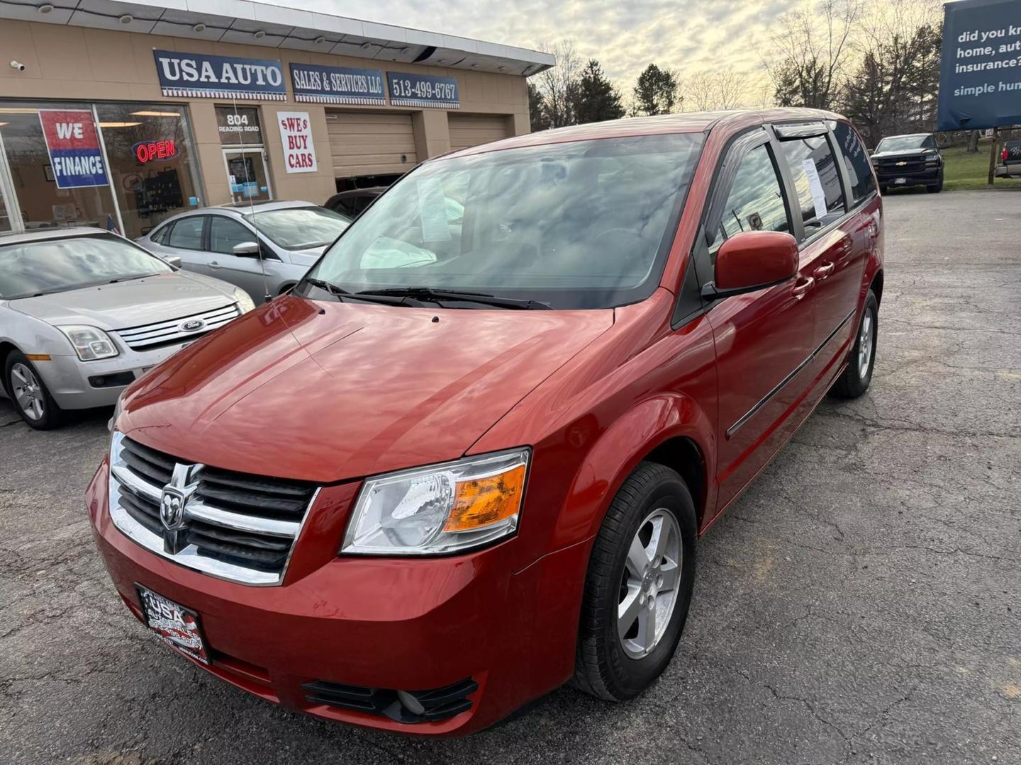 2008 Dodge Grand Caravan SXT photo 2