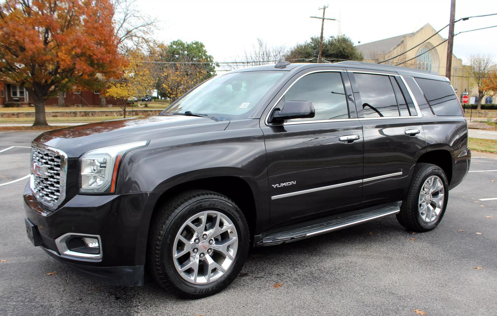 2016 GMC Yukon SLT photo 2