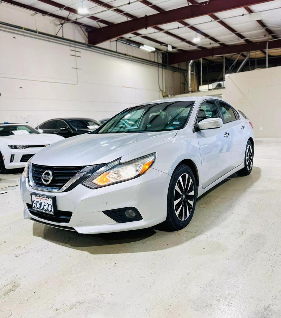 2018 Nissan Altima SV photo 2