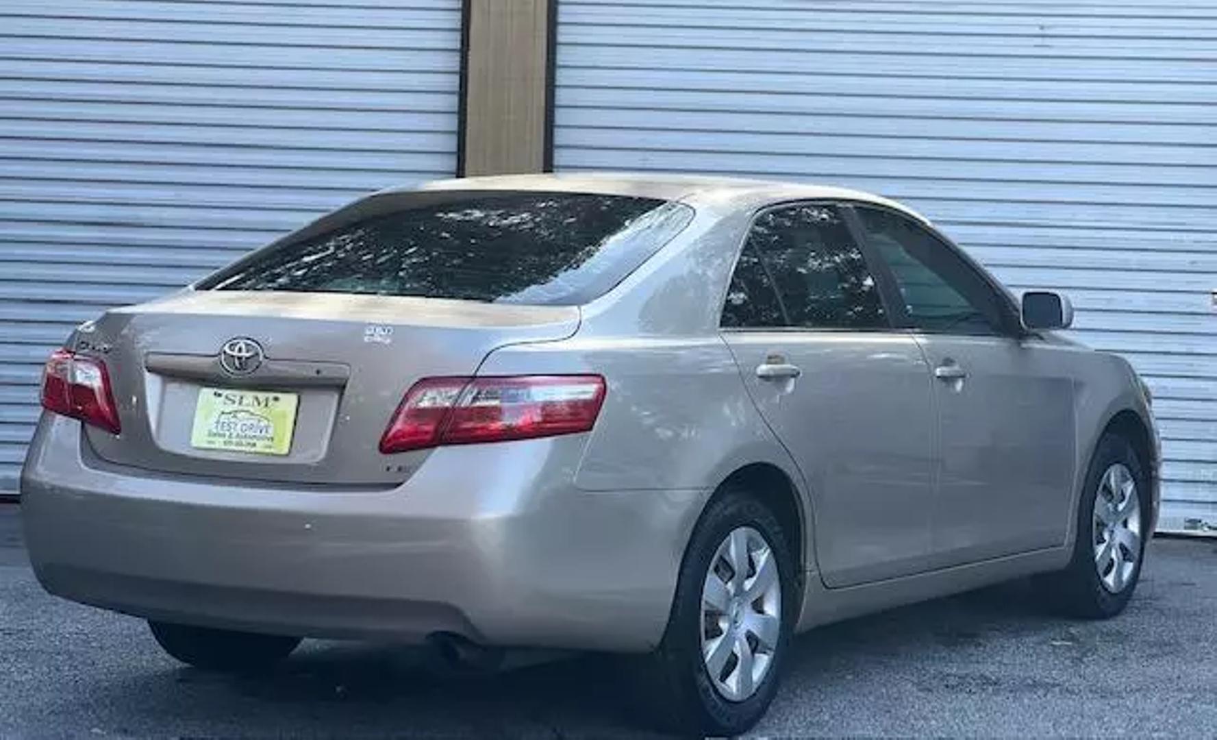 2007 Toyota Camry LE photo 14