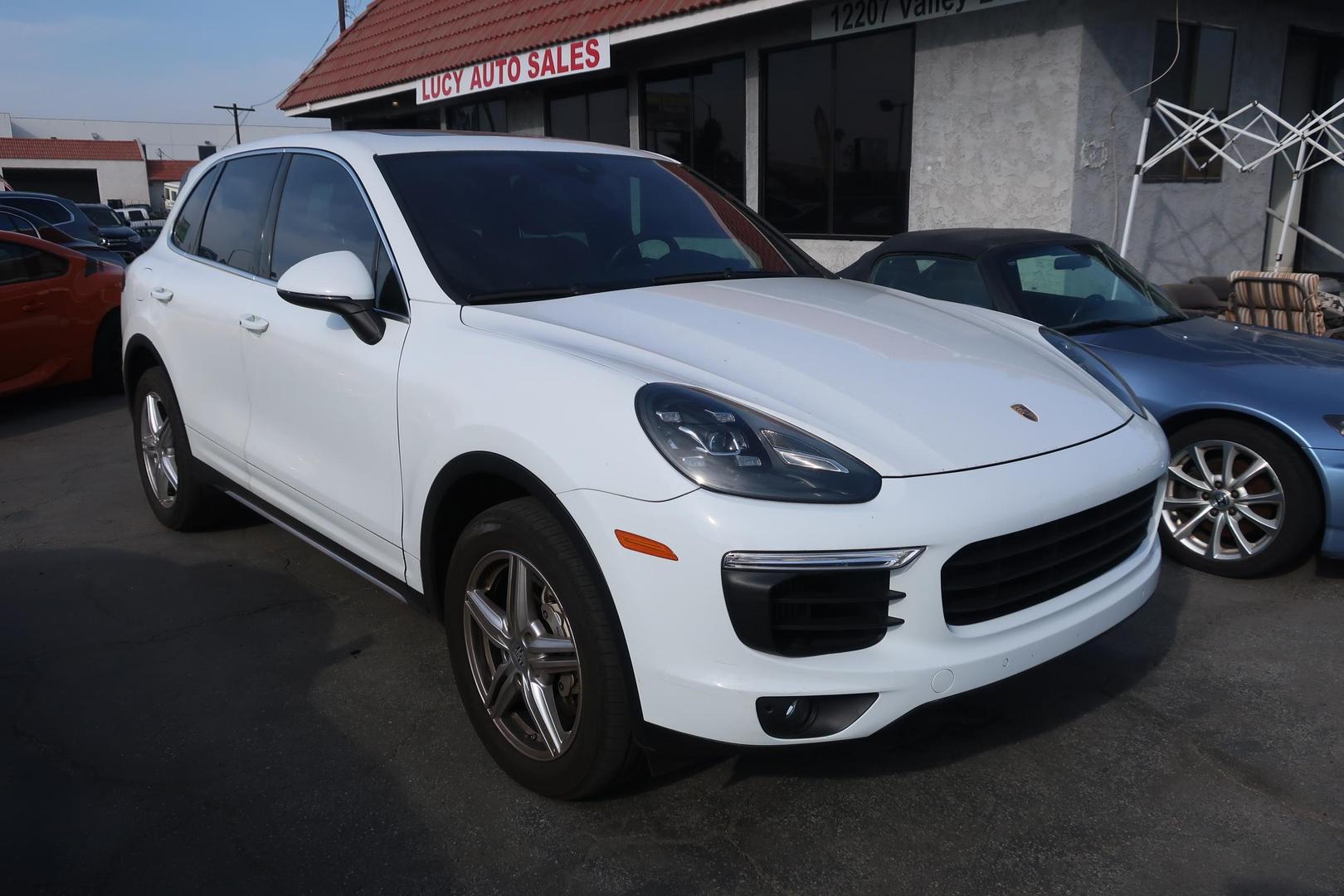 2016 Porsche Cayenne S photo 3