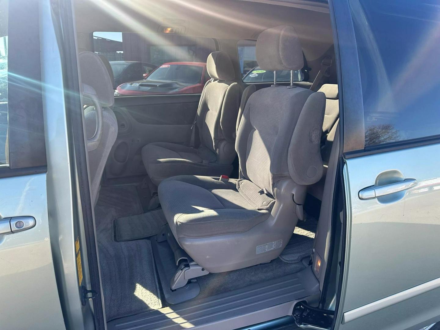 2008 Toyota Sienna CE photo 11