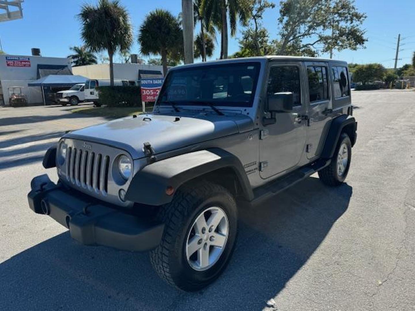 2015 Jeep Wrangler Unlimited Sport photo 2