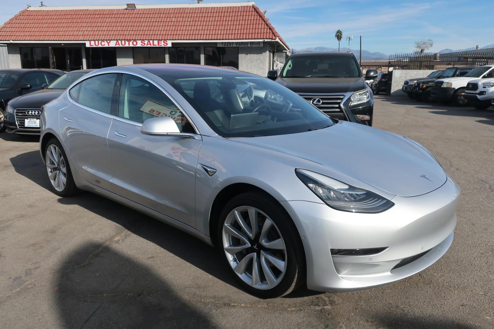 2018 Tesla Model 3 Long Range photo 11