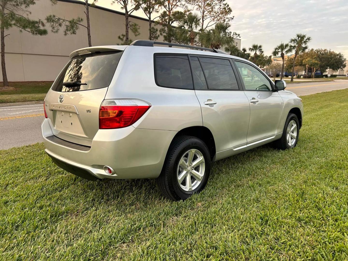 2008 Toyota Highlander Base photo 5