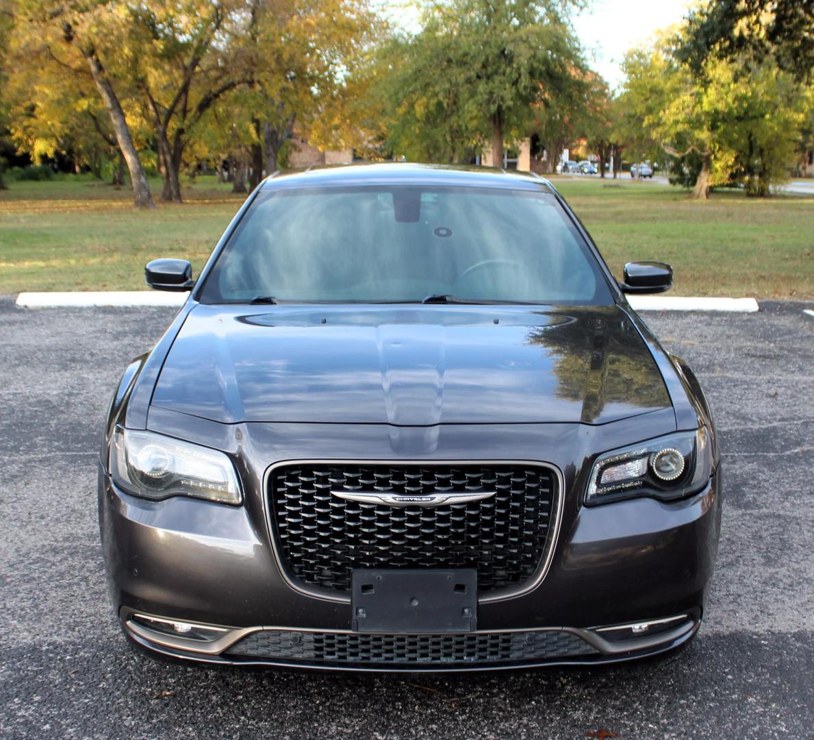 2016 Chrysler 300 S photo 4