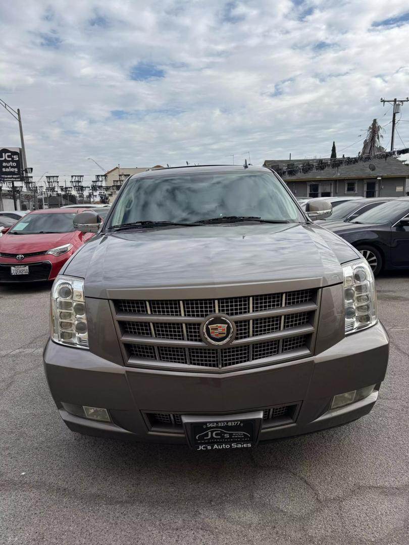 2013 Cadillac Escalade Premium photo 16