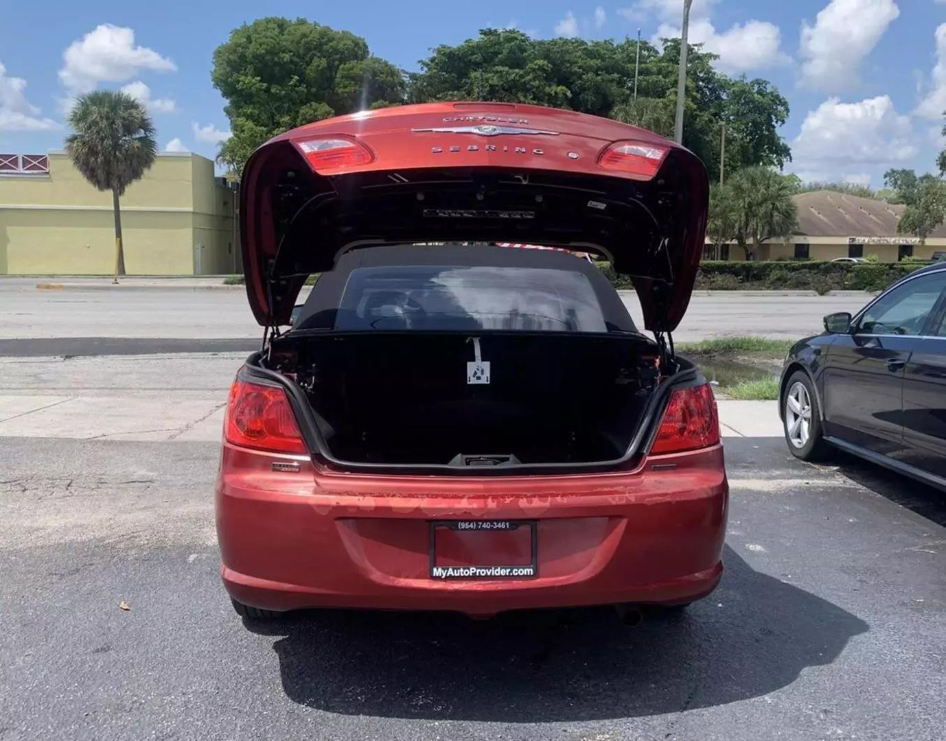 2010 Chrysler Sebring Touring photo 21