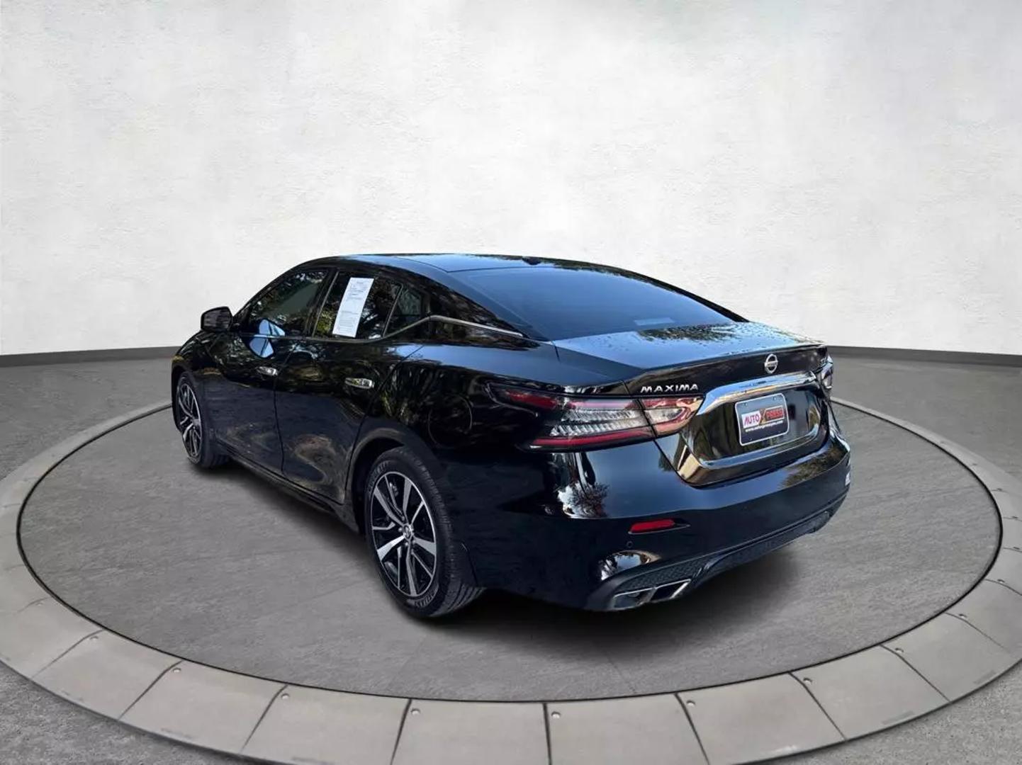 2021 Nissan Maxima SV photo 5