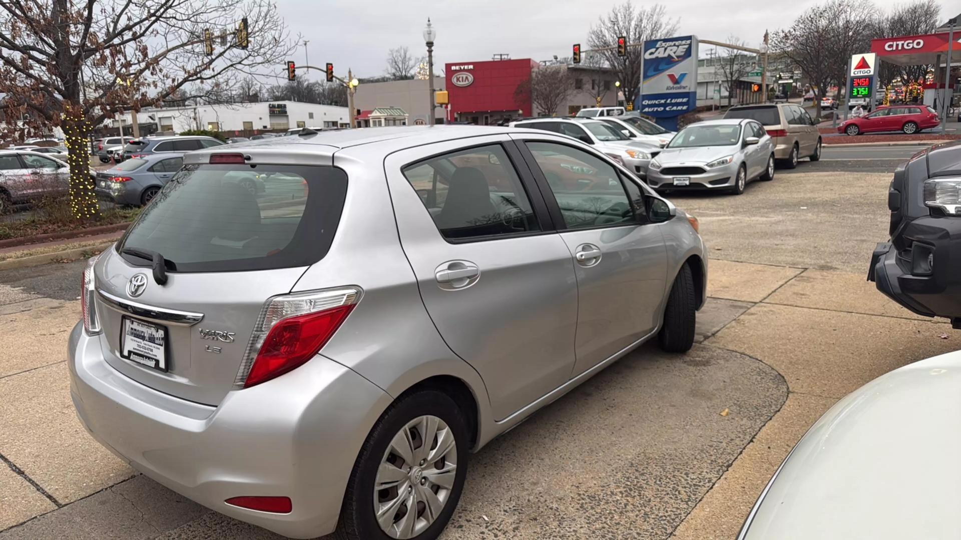 2012 Toyota Yaris L photo 16