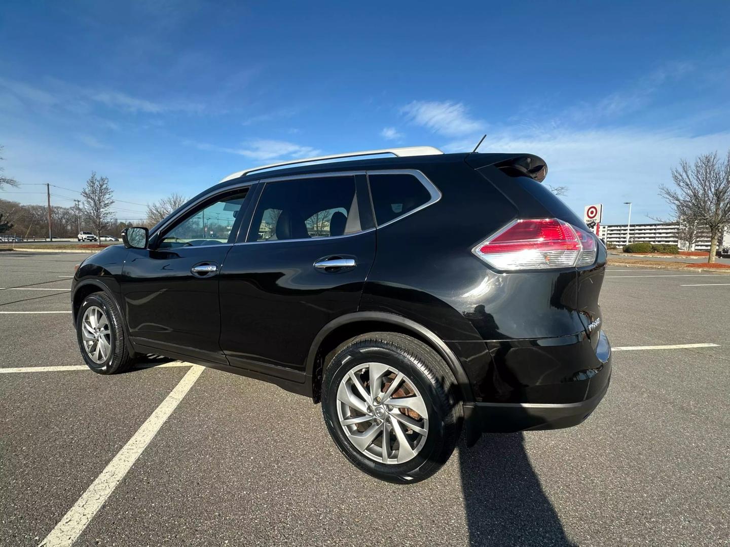 2014 Nissan Rogue SL photo 2