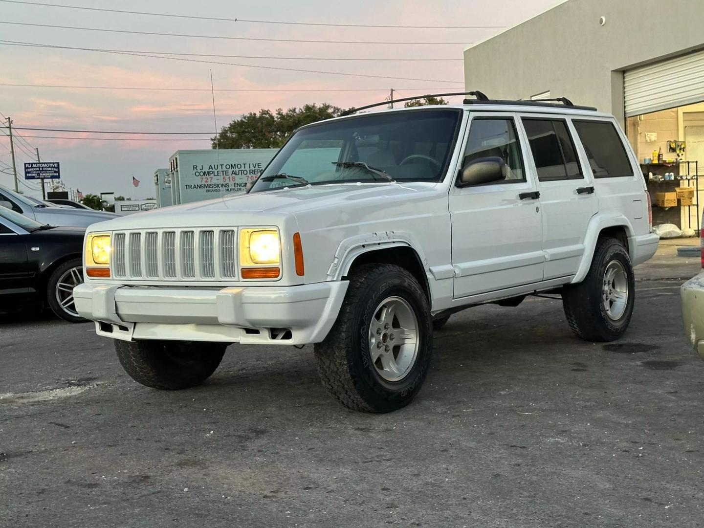 1998 Jeep Cherokee SPORT photo 6