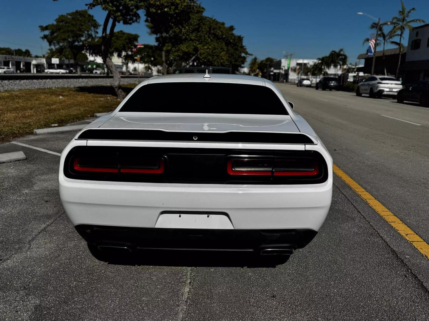 2015 Dodge Challenger R/T photo 7