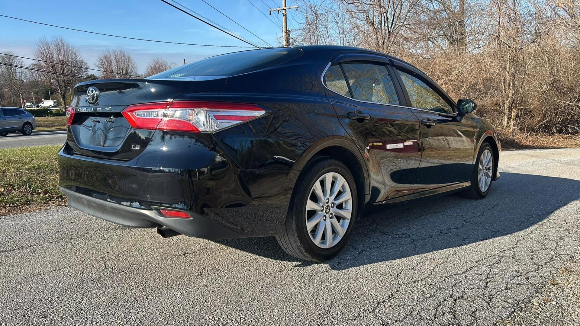 2018 Toyota Camry LE photo 34