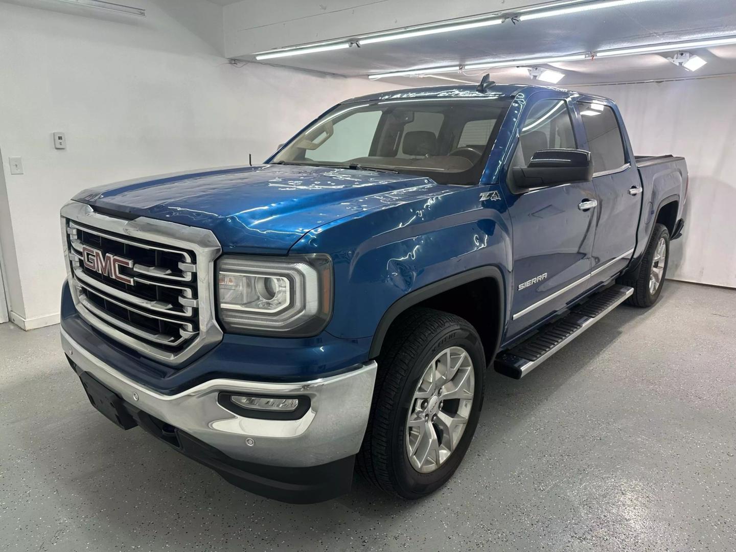 2018 GMC Sierra 1500 SLT photo 2