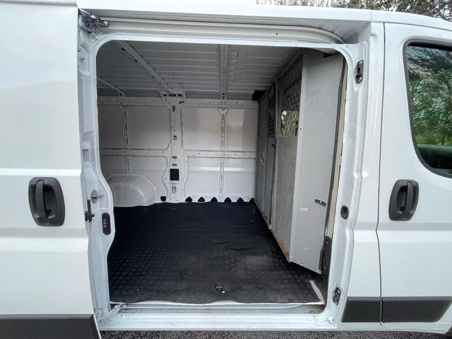 2019 RAM ProMaster Cargo Van Base photo 19