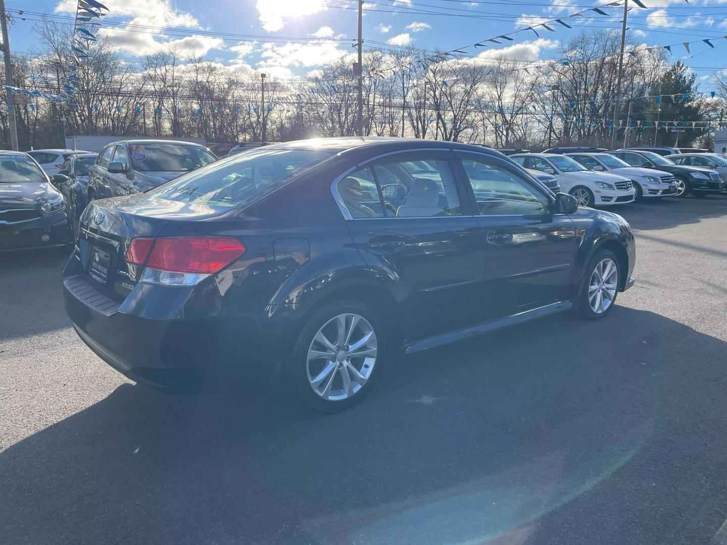 2013 Subaru Legacy I Premium photo 16