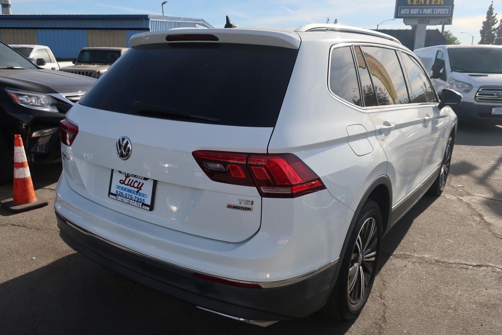 2018 Volkswagen Tiguan SEL photo 8