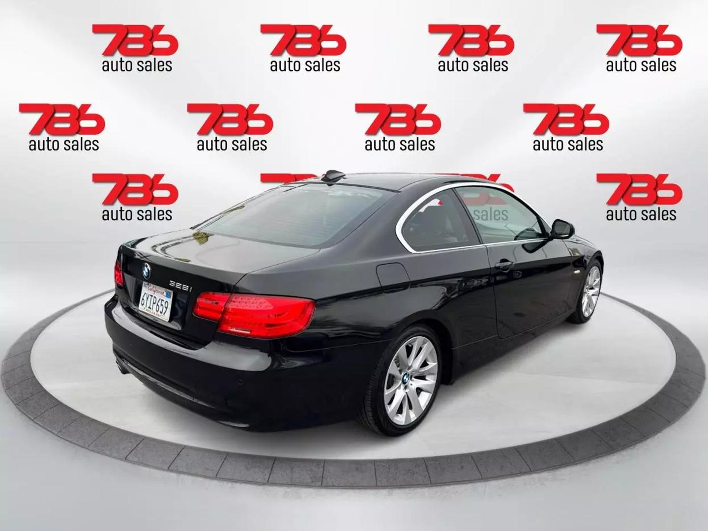 2011 BMW 3 Series 328i photo 3