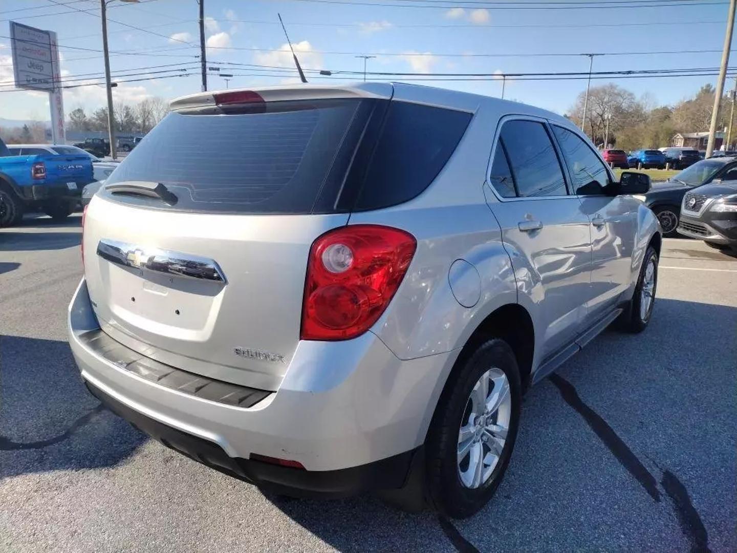 2013 Chevrolet Equinox LS photo 4