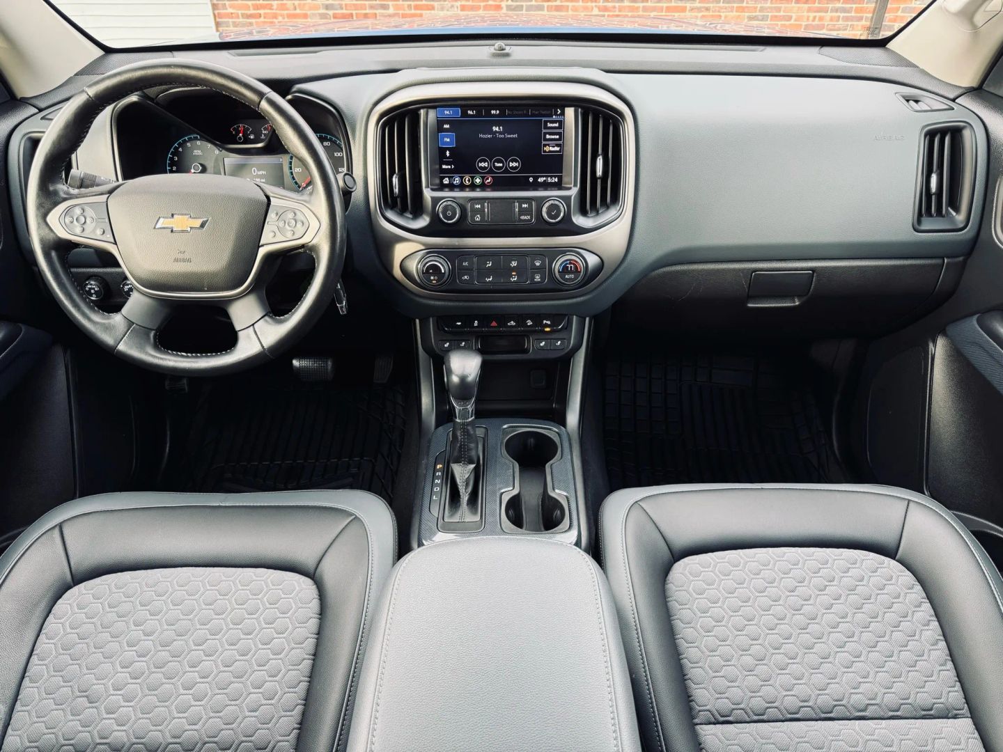 2022 Chevrolet Colorado Crew Cab - Image 11