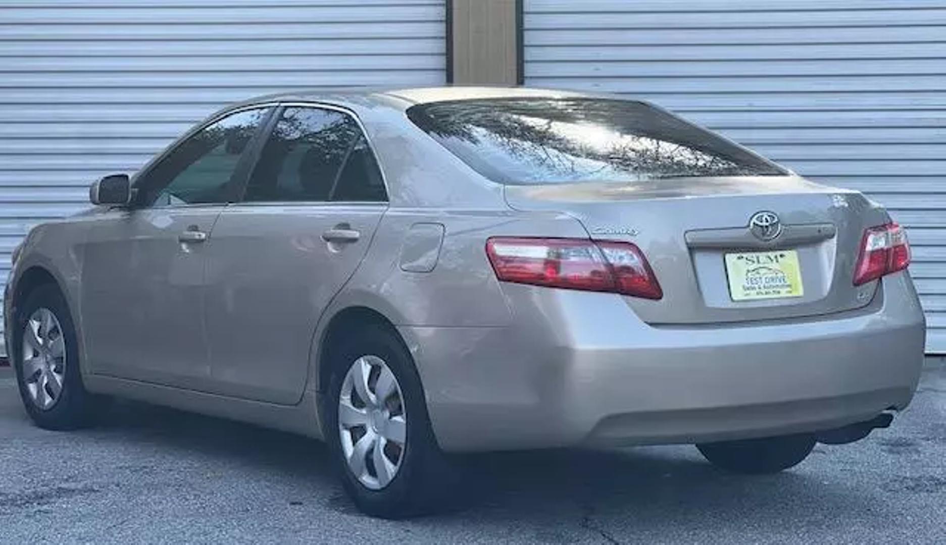 2007 Toyota Camry LE photo 12