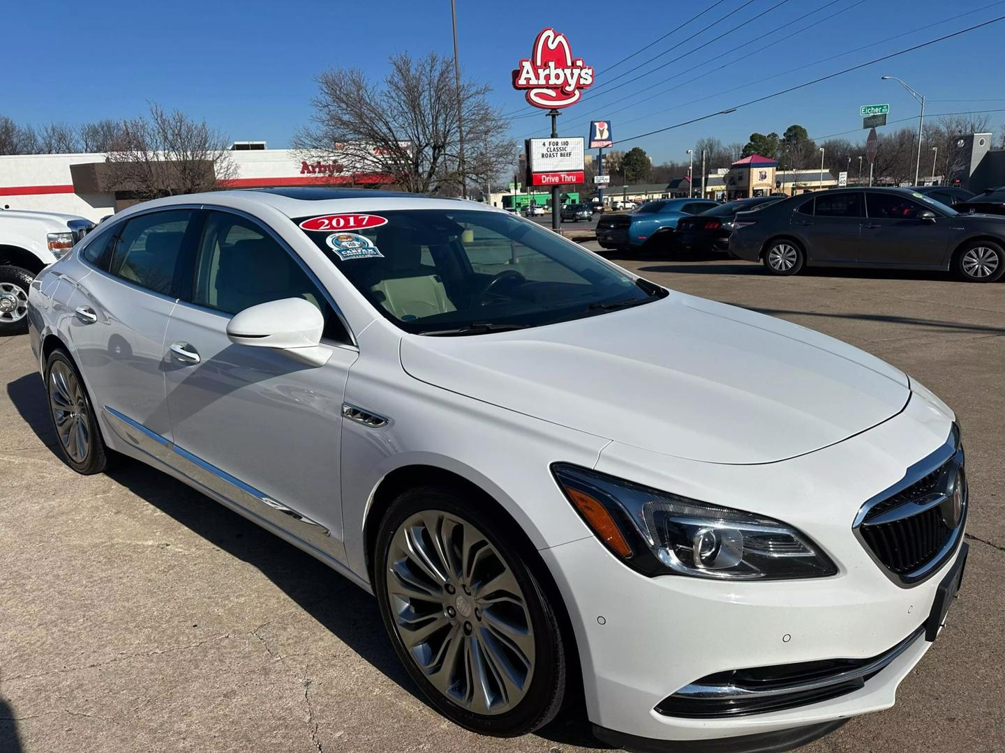 2017 Buick LaCrosse Premium photo 4