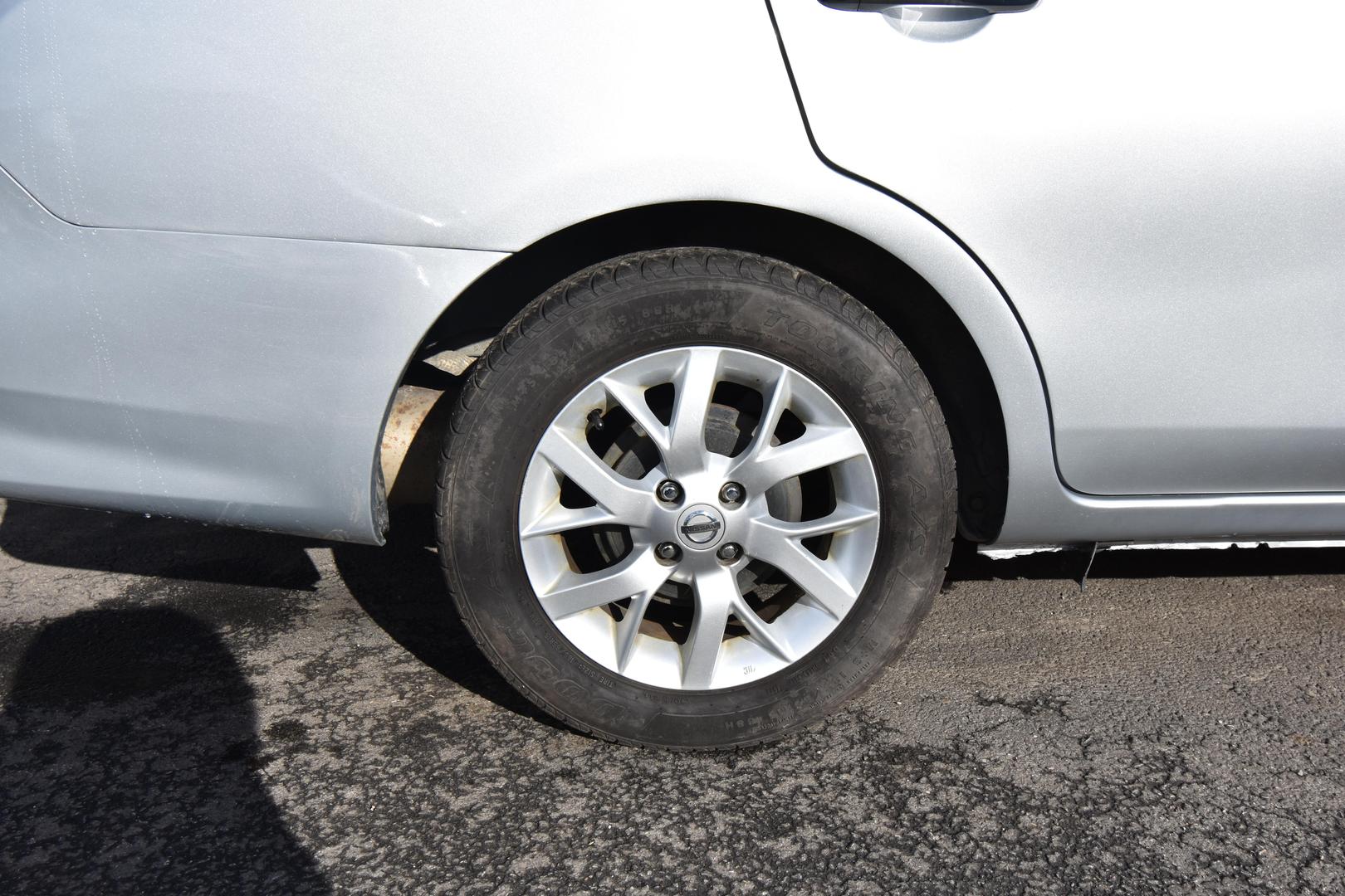 2018 Nissan Versa Sedan SV photo 29