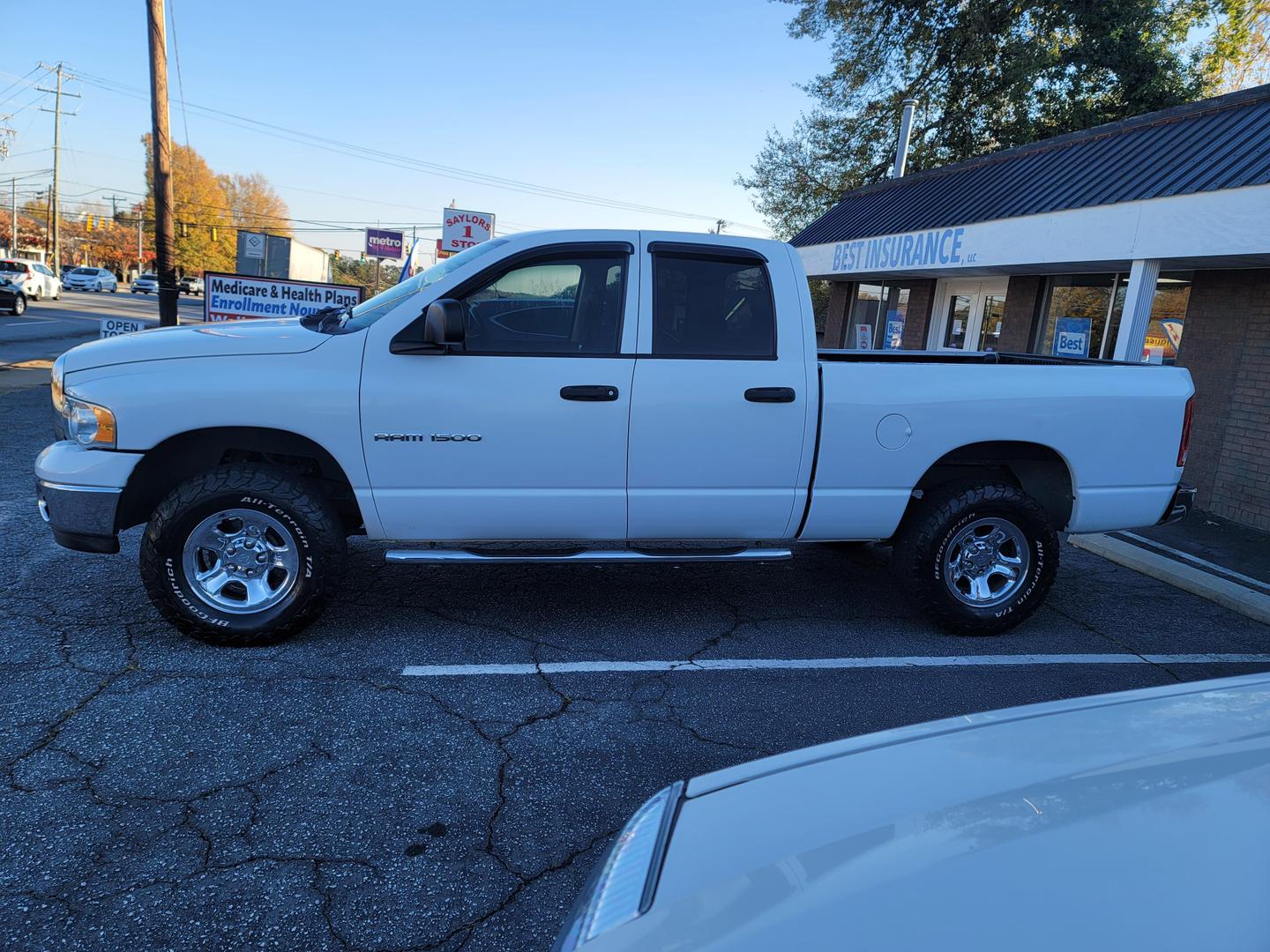 2004 Dodge Ram 1500 Pickup SLT photo 2