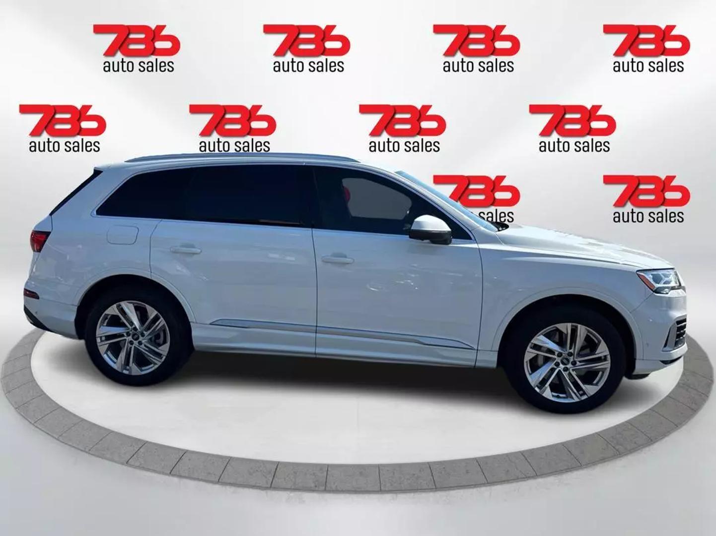 2021 Audi Q7 Premium Plus photo 2