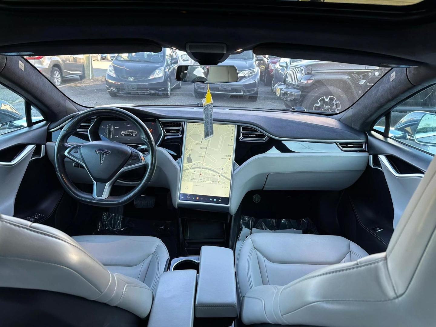 2015 Tesla Model S 85D photo 10