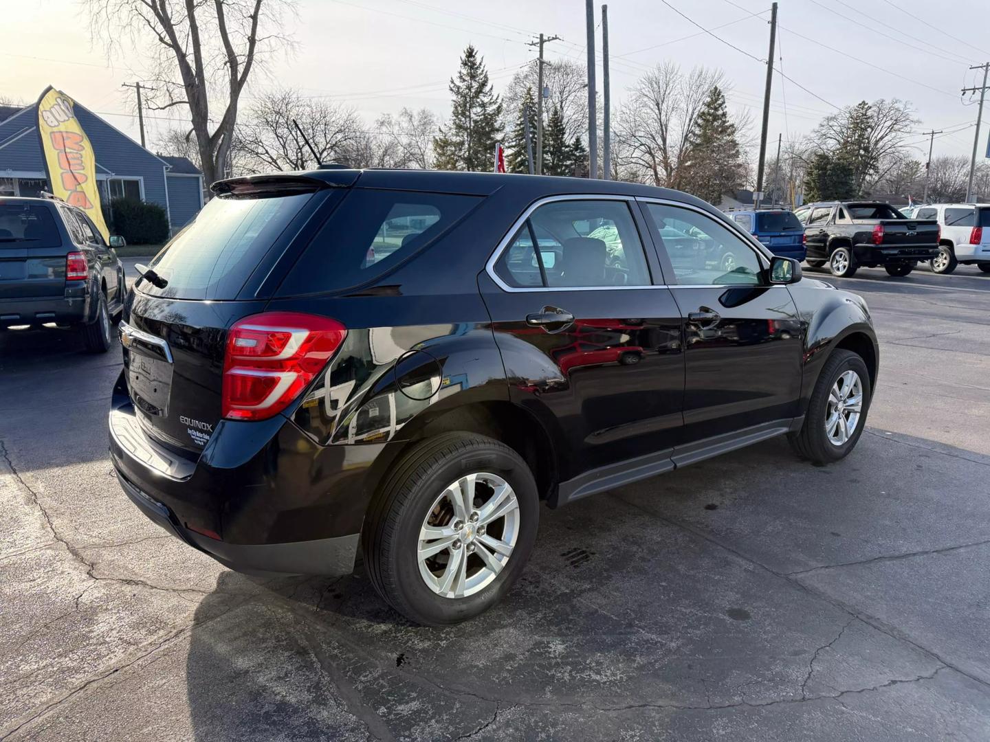 2016 Chevrolet Equinox LS photo 4