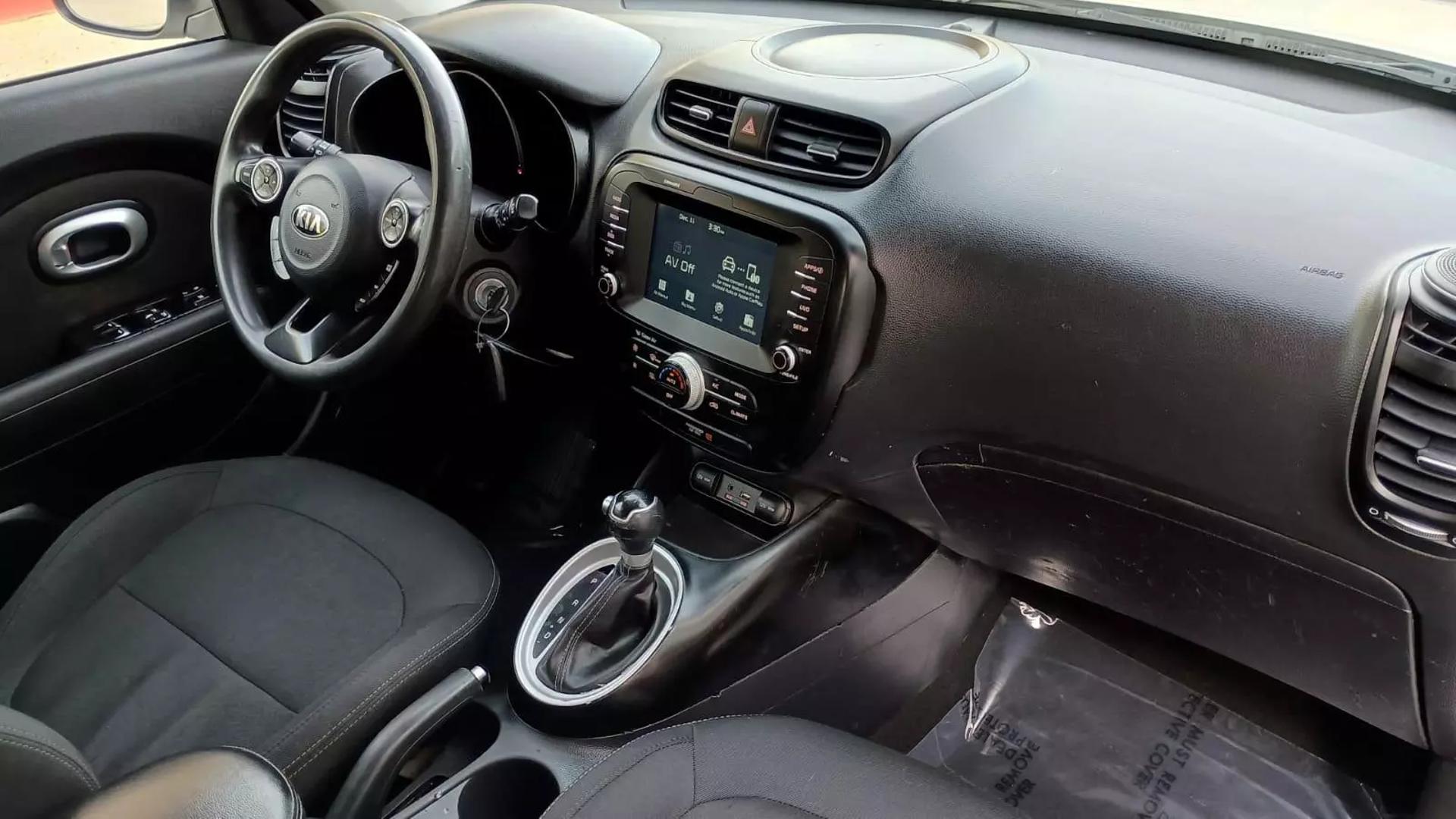 2019 Kia Soul + photo 16