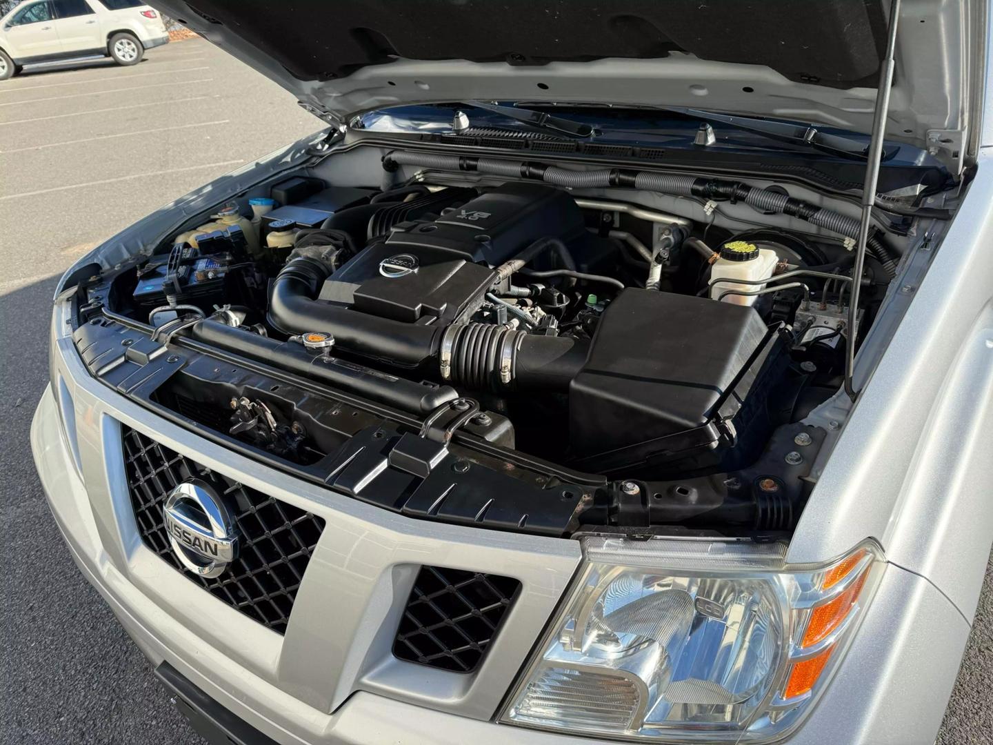 2011 Nissan Frontier PRO-4X photo 29