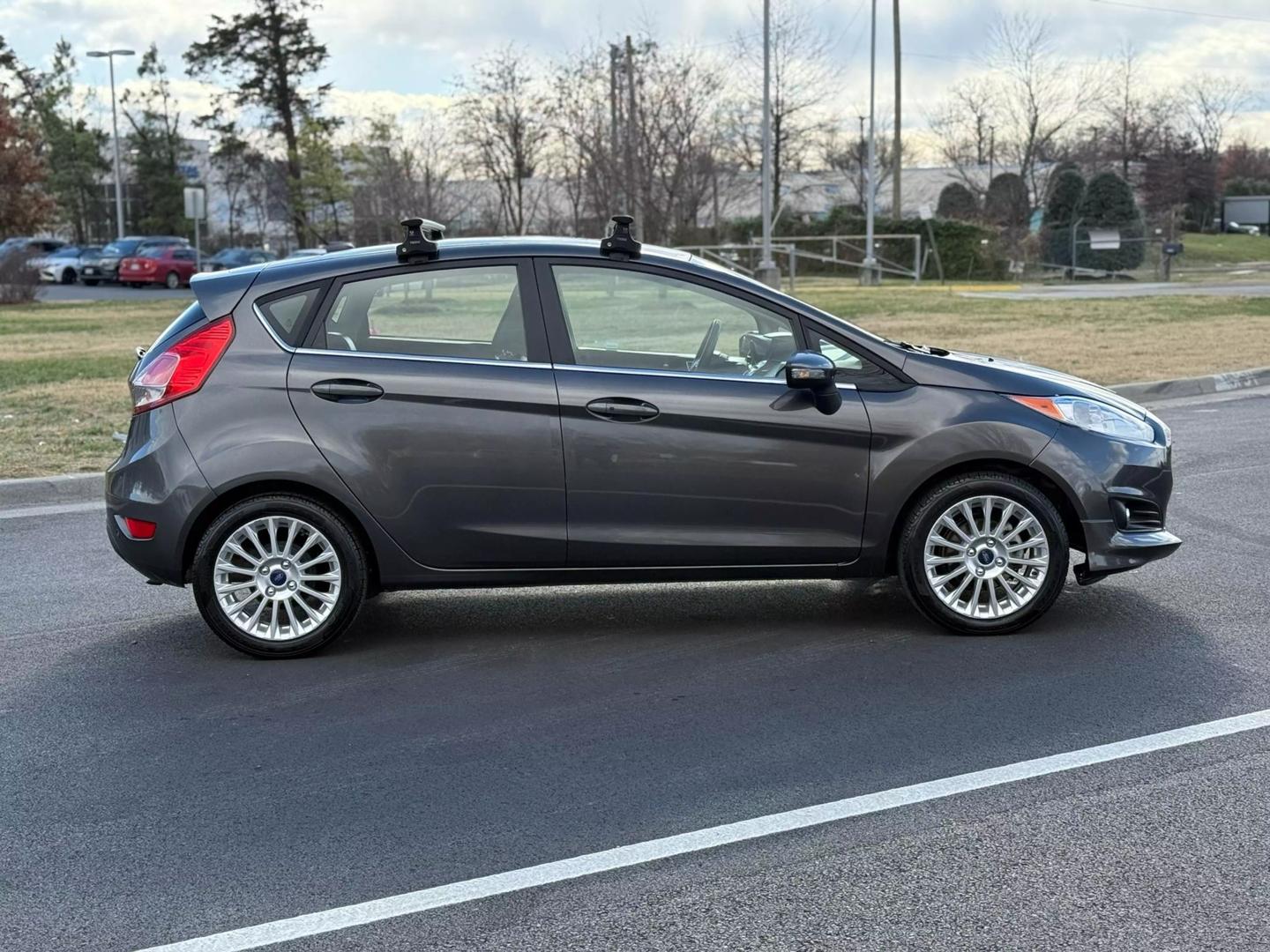 2015 Ford Fiesta Titanium photo 3