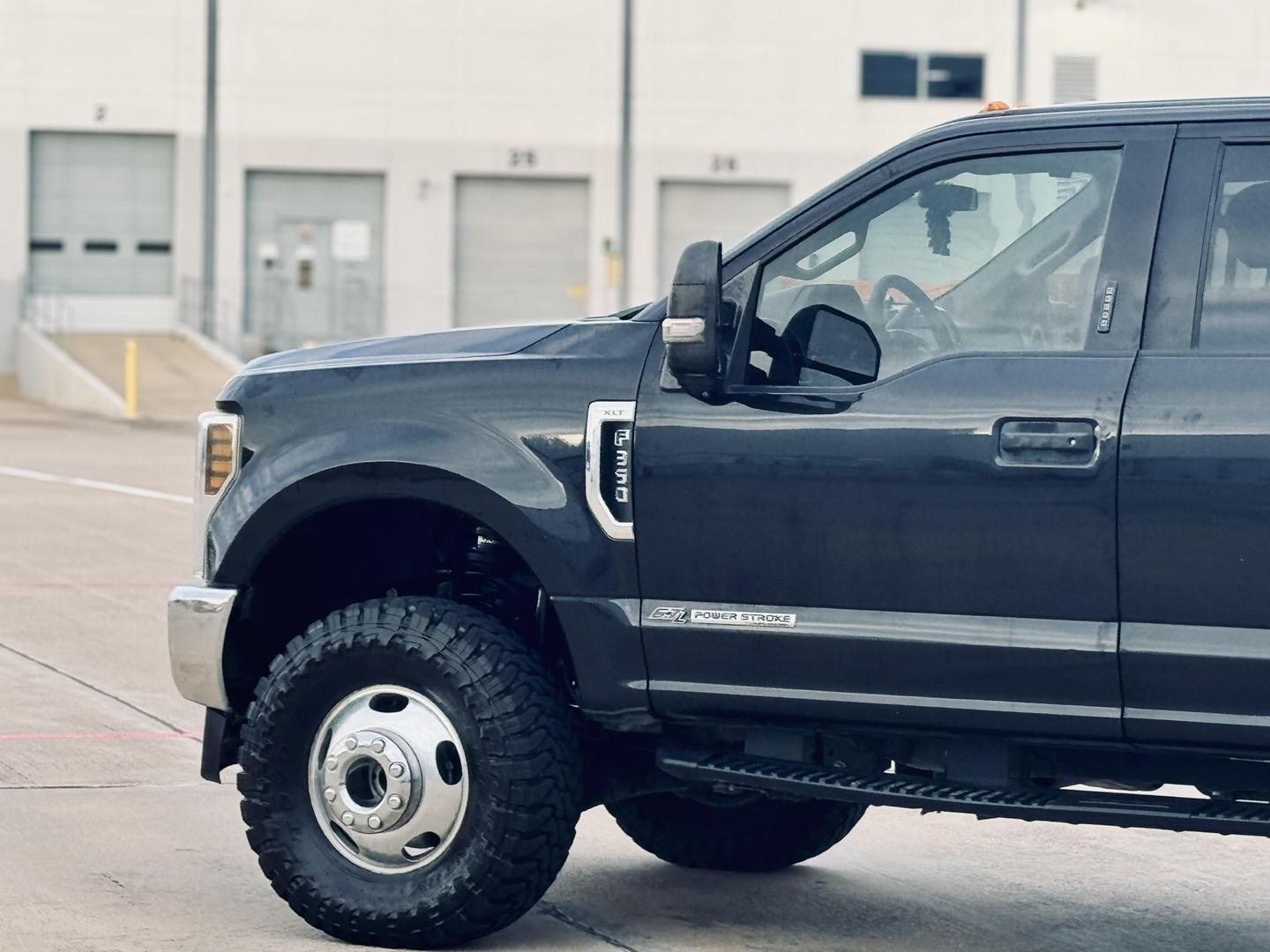 2019 Ford F-350 Super Duty XLT photo 14