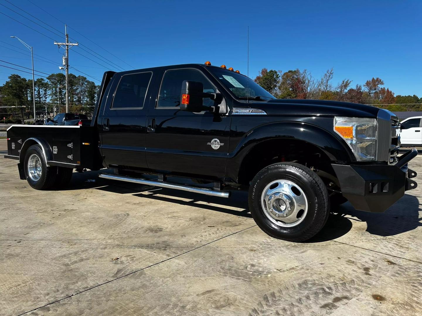 2016 Ford F-350 Super Duty Lariat photo 6