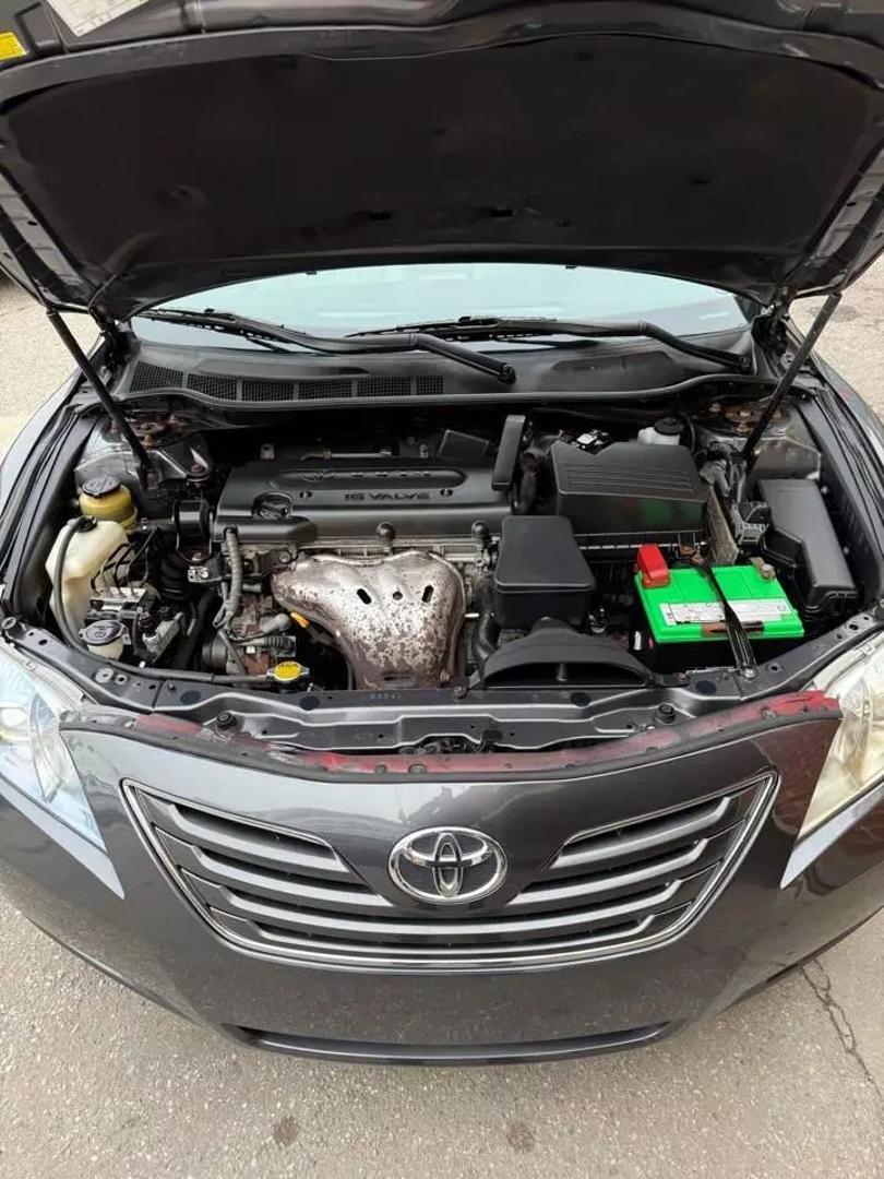 2009 Toyota Camry XLE photo 4