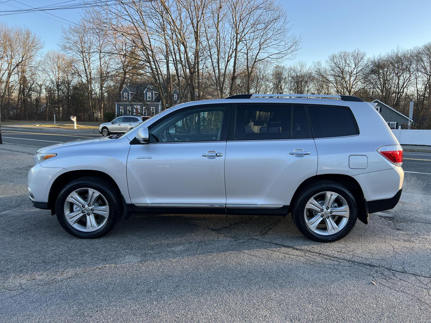 2013 Toyota Highlander Limited photo 2