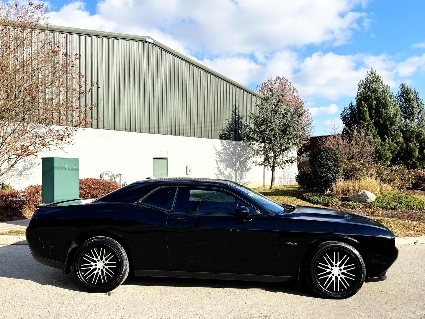 2017 Dodge Challenger R/T photo 2