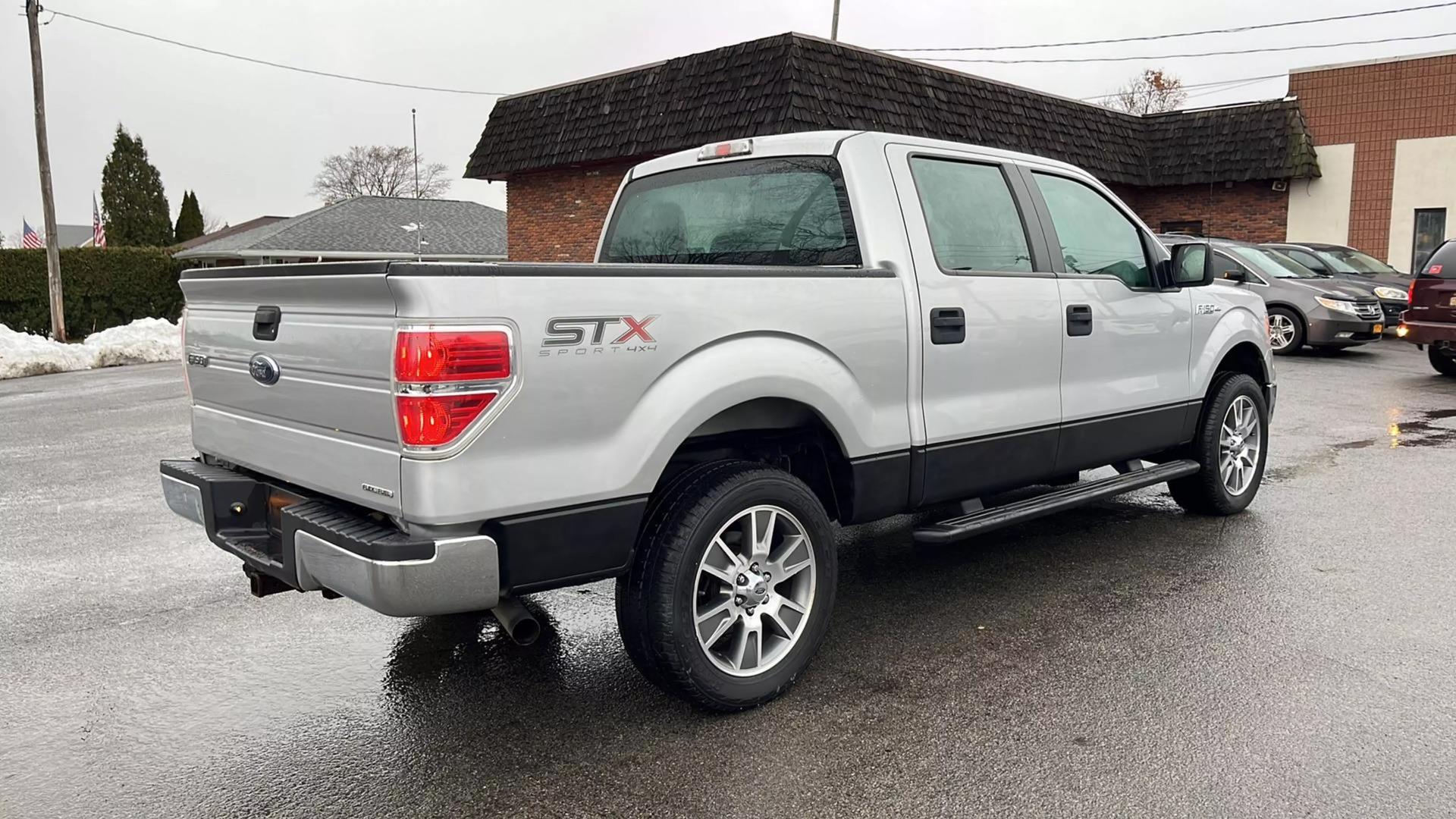 2014 Ford F-150 STX photo 8