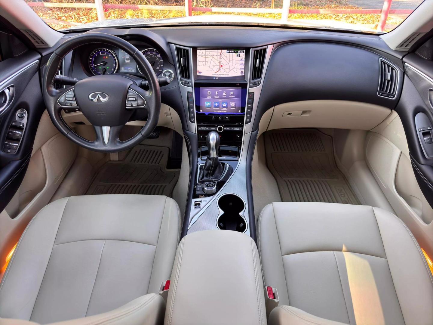 2015 INFINITI Q50 Premium photo 10