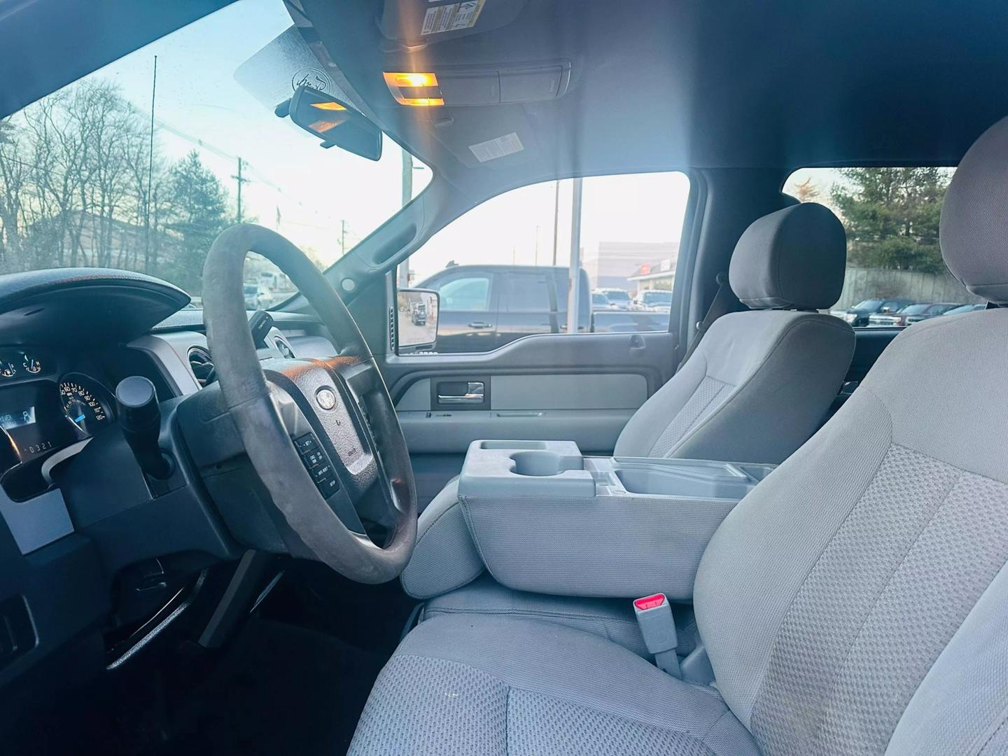 2014 Ford F-150 STX photo 17