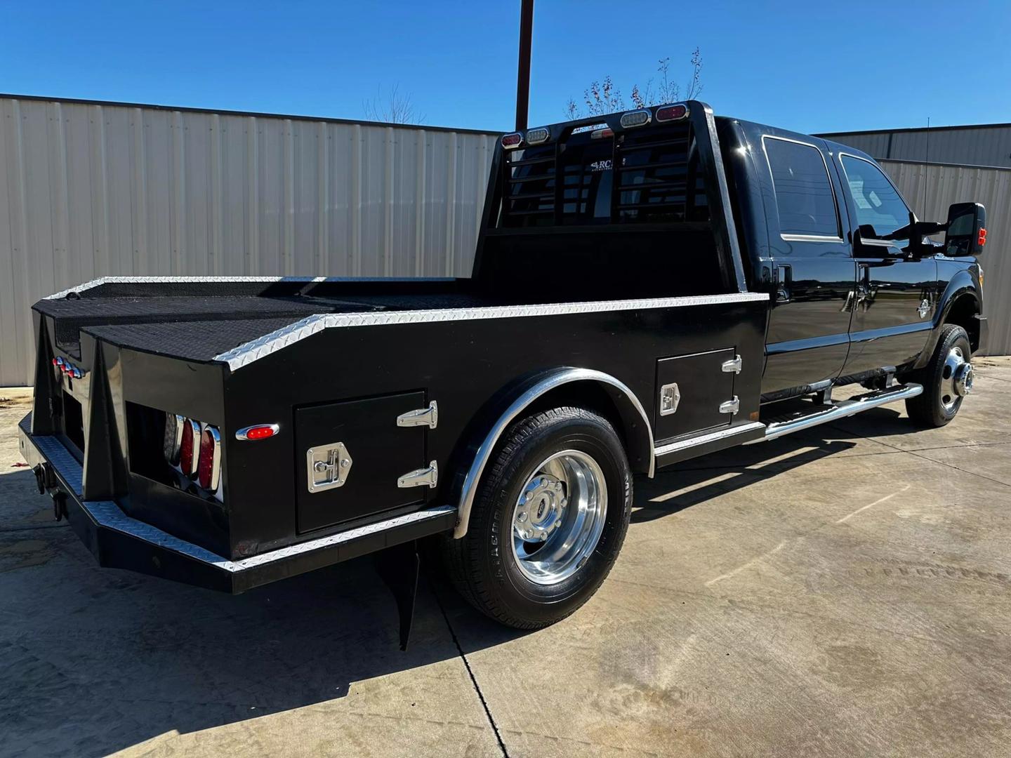 2016 Ford F-350 Super Duty Lariat photo 7