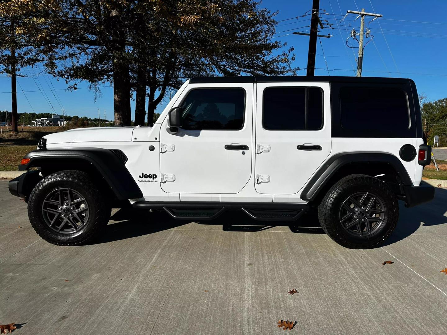 2024 Jeep Wrangler 4-Door Sport S photo 3