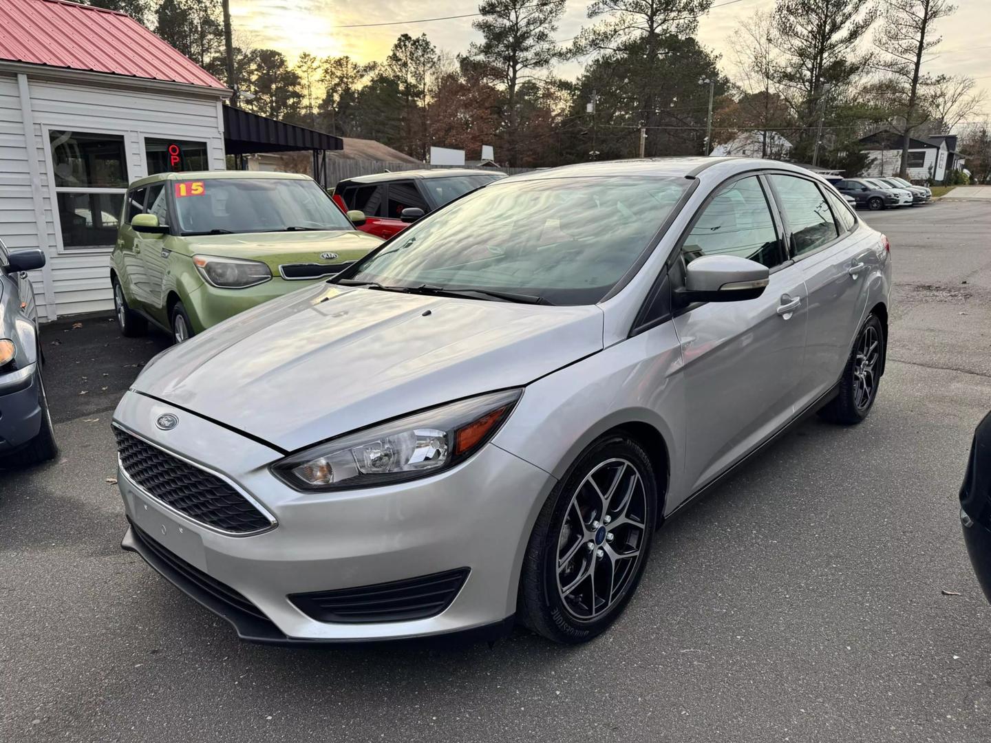 2018 Ford Focus SEL photo 3