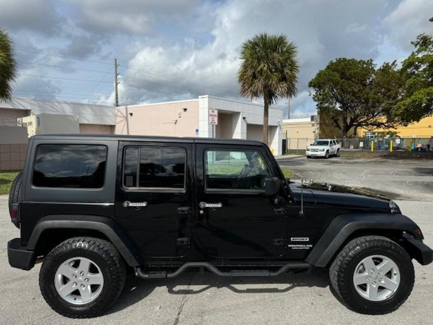 2015 Jeep Wrangler Unlimited Sport photo 6