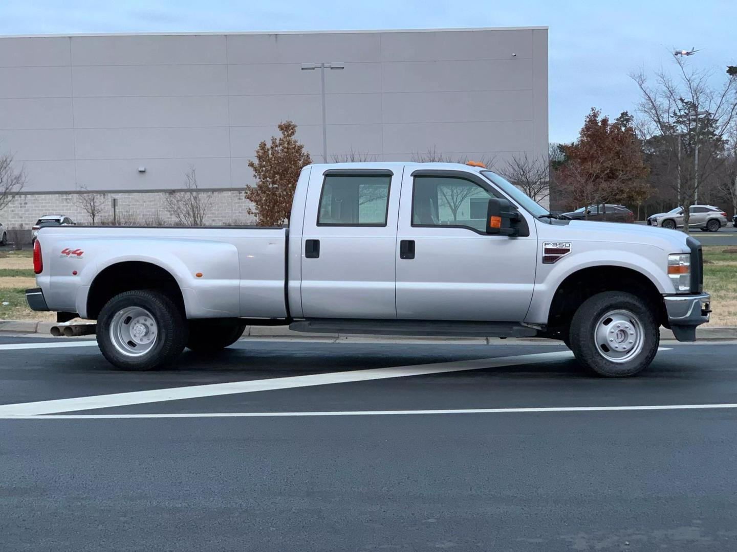 2008 Ford F-350 Super Duty XL photo 3